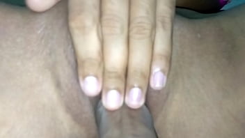 แหกหีสาวพยาบาลคนสวยแตดขาว