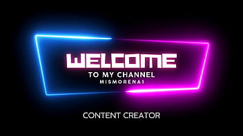 Mi compañero de trabajo lubrica mis tetas