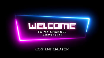 Mi compañero de trabajo lubrica mis tetas