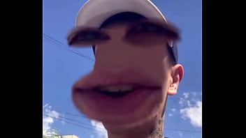 Novinho apanha por varios bruxos