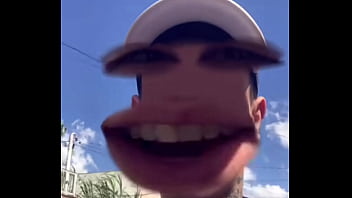 Novinho apanha por varios bruxos