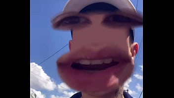 Novinho apanha por varios bruxos