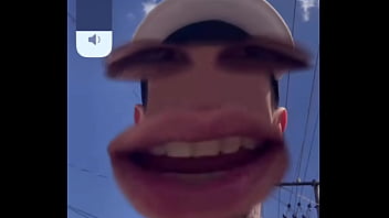 Novinho apanha por varios bruxos