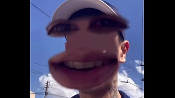 Novinho apanha por varios bruxos