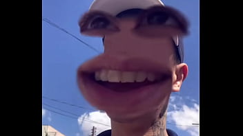 Novinho apanha por varios bruxos