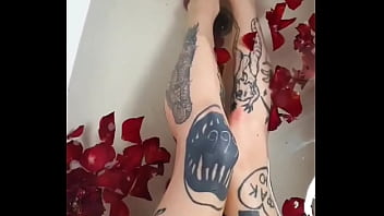 Миллионы миллионы алых роз