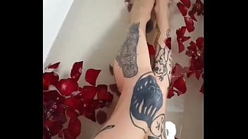 Миллионы миллионы алых роз