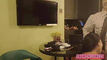 A vaga da secretária degustadora foi preenchida pela experiente coroa gostosona