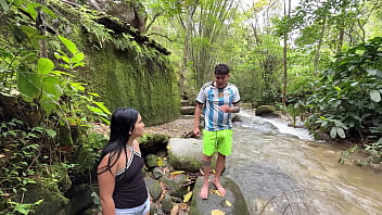 Me Aprovecho De La Necesidad De Joven Linda De Ayudar A Su Novio Para Follarla Duro Y Venirmele Adentro thumbnail
