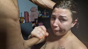 Buceta carnuda e gostosa e querendo brincar de boneca e ficou paradinha ganhando pau até gozar na pica