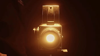 Ficou sozinha em casa com a ninfetinha meteu a pica na bucetinha lisinha dela ate gozar