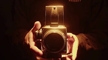 Ficou sozinha em casa com a ninfetinha meteu a pica na bucetinha lisinha dela ate gozar