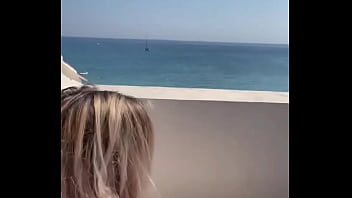 Ici tu as la story public de la méga surprise que j'ai eu pour mon anniversaire