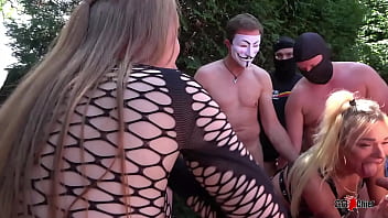 Outdoor Creampie Gangbang Cum Swap Swallow Orgy thumbnail