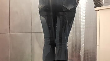 Desperate pee in my jeans and pink high heels