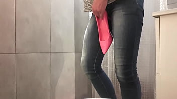 Desperate pee in my jeans and pink high heels
