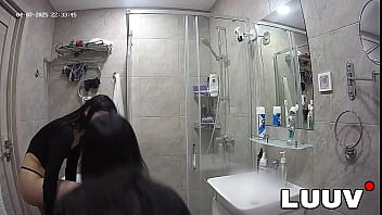 Luuv two girls shower for boyfriends' livestream