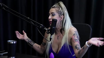 Os clientes voltam por não dar só o sexo se masturbava desde nova teve um cliente ladrão de banco e quis pagar com o boquete julia fontanelli watch sheer red