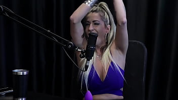 Os clientes voltam por não dar só o sexo se masturbava desde nova teve um cliente ladrão de banco e quis pagar com o boquete julia fontanelli watch sheer red