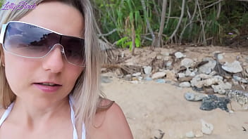 Milf cheated on her husband with a photographer risky sex on the beach