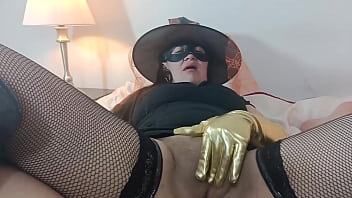 Bruja latina se deja llenar el culo de semen en halloween