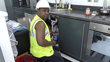 Rose skies take plumber's bbc like a slut