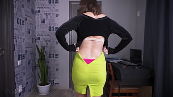 Amateur milf in tight back slit skirt teasing vpl