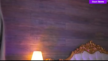 Blonde juicy jessye butt nakey pussy pleasin'