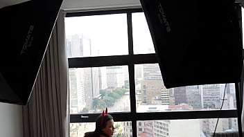 Foi fazer ensaio fotográfico e transou com a modelo novinha fotografo gozando na bucetinha da modelo