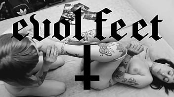 My girlfriend is such a kinky foot slut