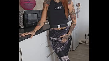 Pee desperation in my leggings