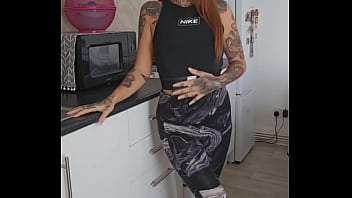 Pee desperation in my leggings