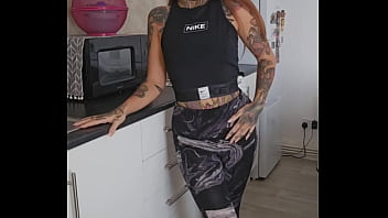 Pee desperation in my leggings