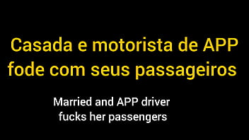 Motorista de app pega passageiro se masturbando por trás e deu pra ele no carro