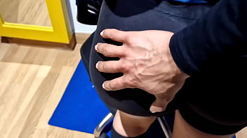 Vendedora cachonda no soporto las ganas y nos fuimos a coger