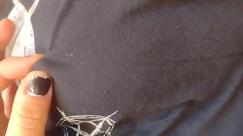 Cómo me encanta apretarle los pezones a mi yumi