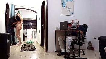 Real wife cheats on her husband while he's wearing headphones with the delivery man