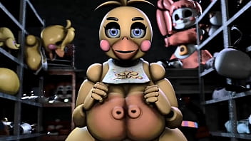 Toy chica loves free moments