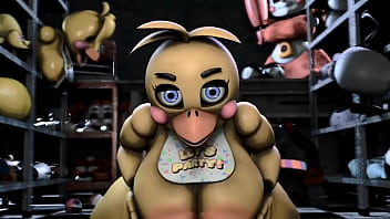 Toy chica loves free moments