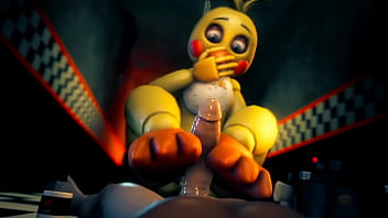 Toy chica loves free moments
