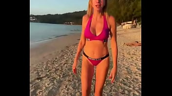 Лиса рулит бикини