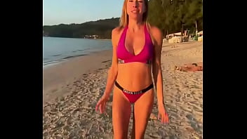 Лиса рулит бикини