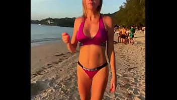 Лиса рулит бикини