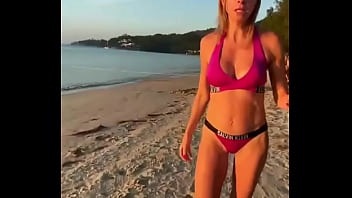 Лиса рулит бикини