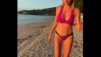 Лиса рулит бикини