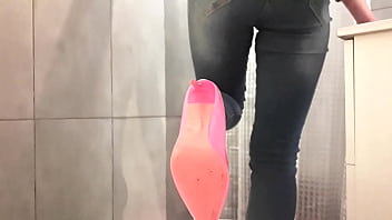 Desperate pee in my jeans and pink high heels