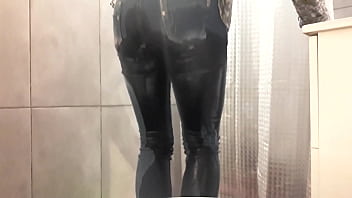 Desperate pee in my jeans and pink high heels