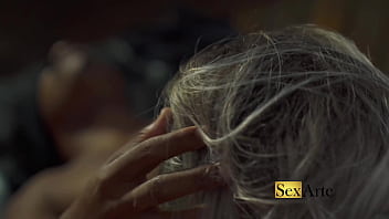 Se aproveitando como pode do pau preto