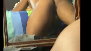 Pauzudo brincando com o cuzinho