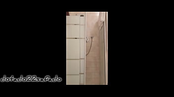 Punhetando no quarto